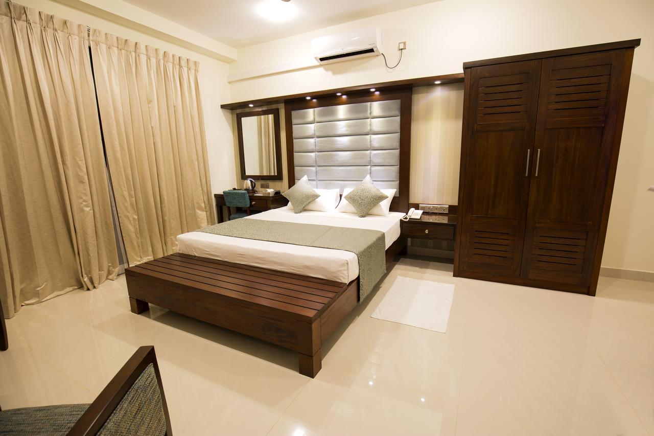 Grand 7 Hotel -Kesbewa Piliyandala Exterior photo